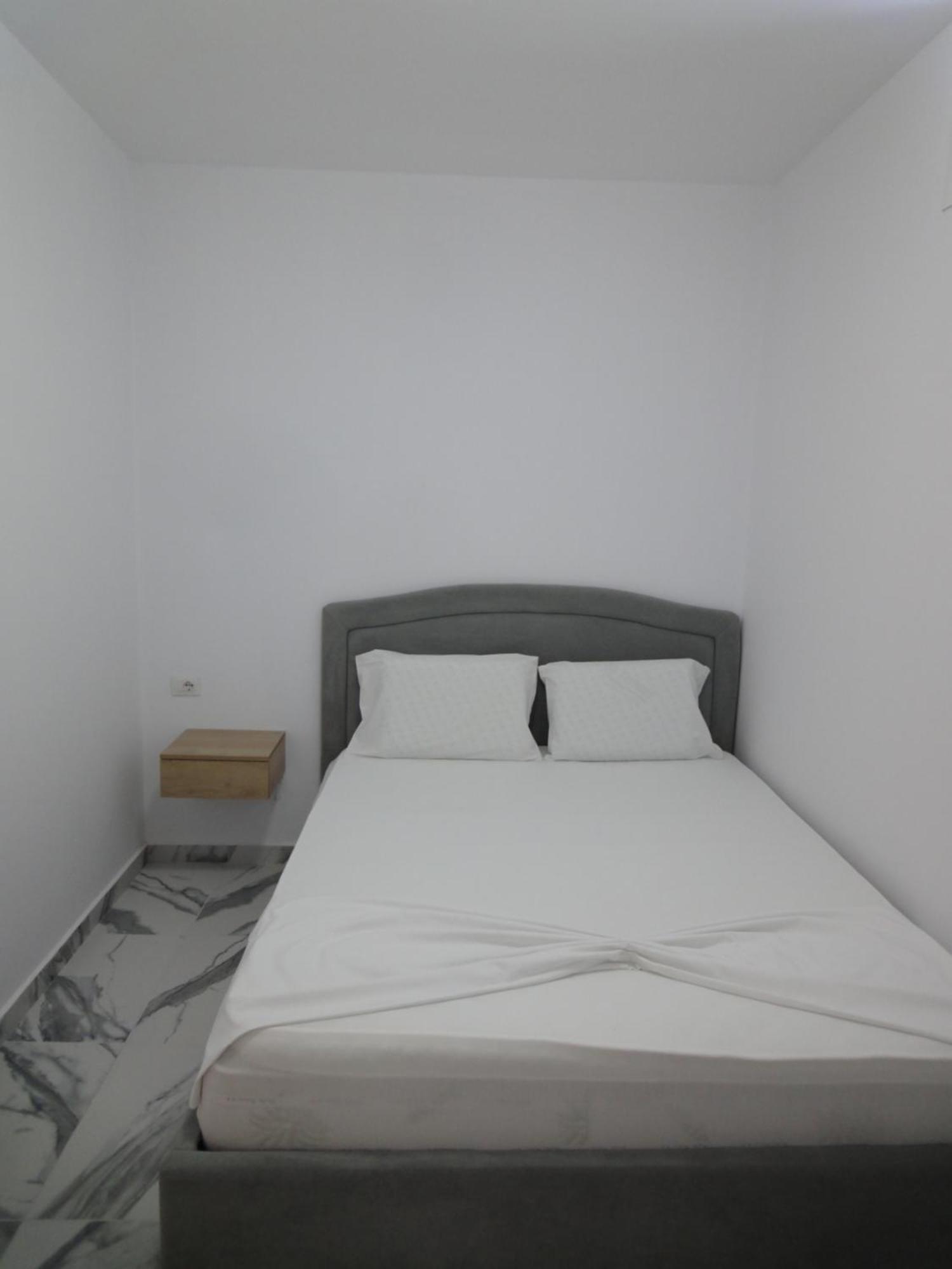 Niki Shen Gjin Appartement