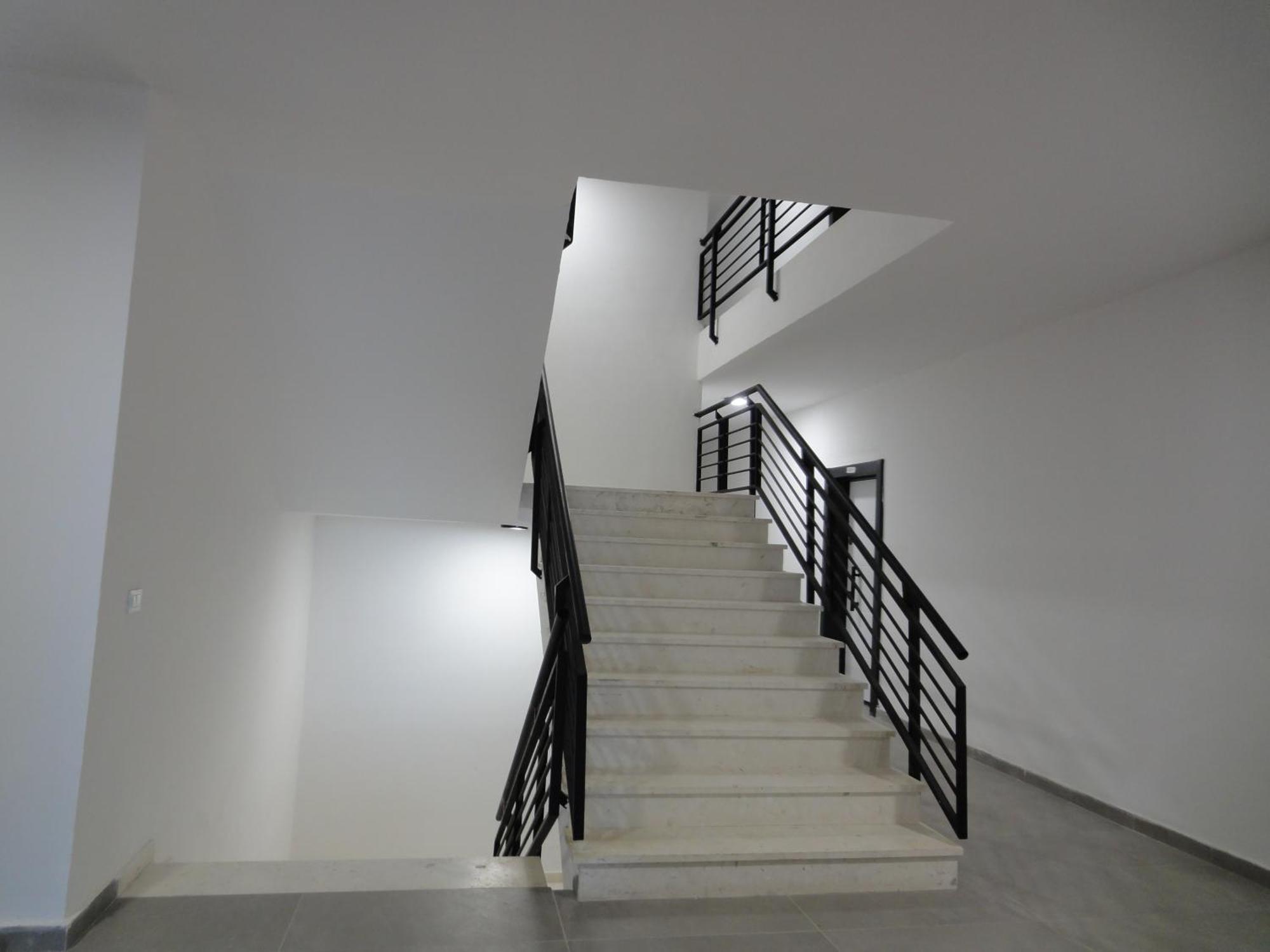 Appartement Niki Shen Gjin